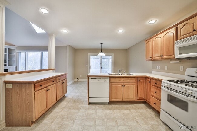 Building Photo - 480 Whitehaven Rd