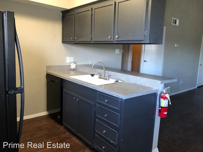 Building Photo - 2 br, 1 bath Apartment - 10518 Heizer Drive