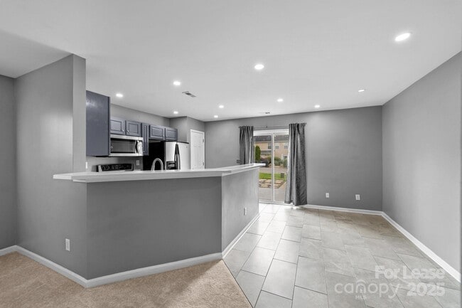 Building Photo - 17562 Caldwell Track Dr