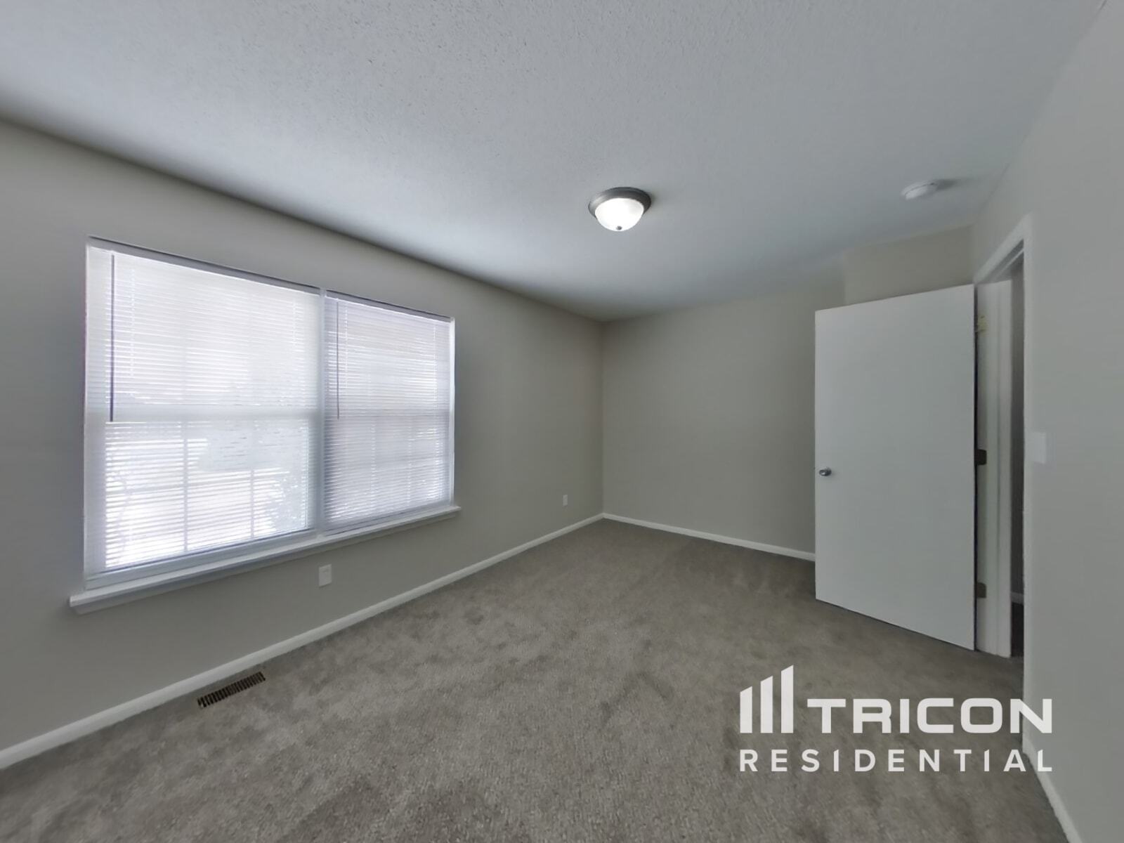 Building Photo - 484 Brookstone Dr