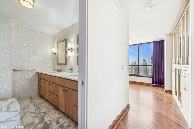 Building Photo - 405 N Wabash Ave