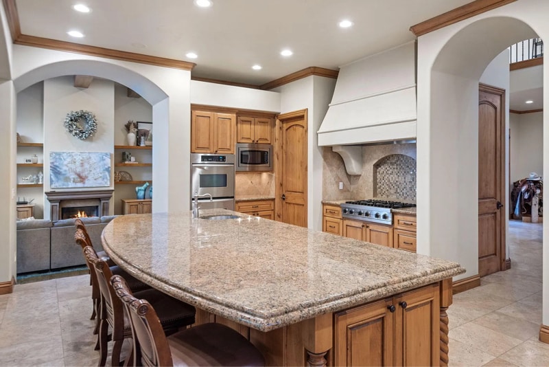 Building Photo - 61725 Broken Top Dr