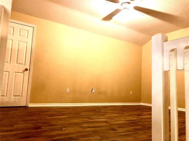 Building Photo - 1427 Shirley Dr