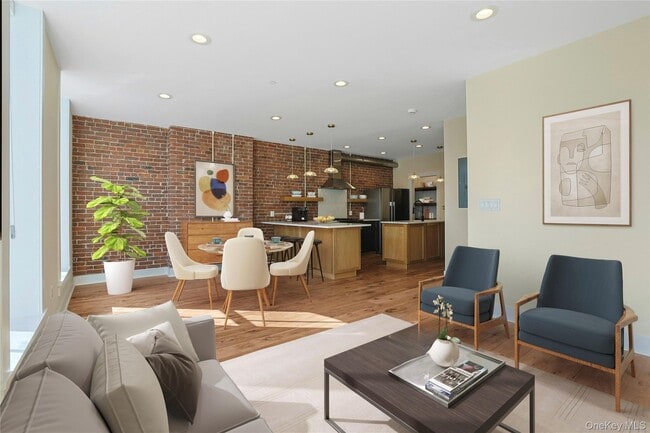 Building Photo - 19 Main St