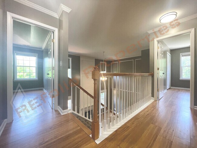 Building Photo - Lovely 4 Bedroom, 2.5 Bath Home w/ 2-Car G...