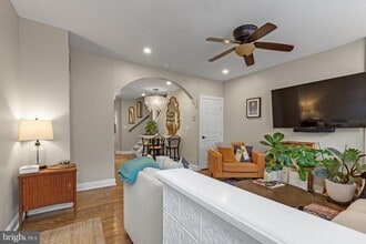 Building Photo - 239 E Thompson St