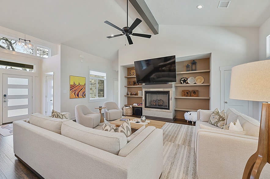 Building Photo - 401 W Brookside Dr