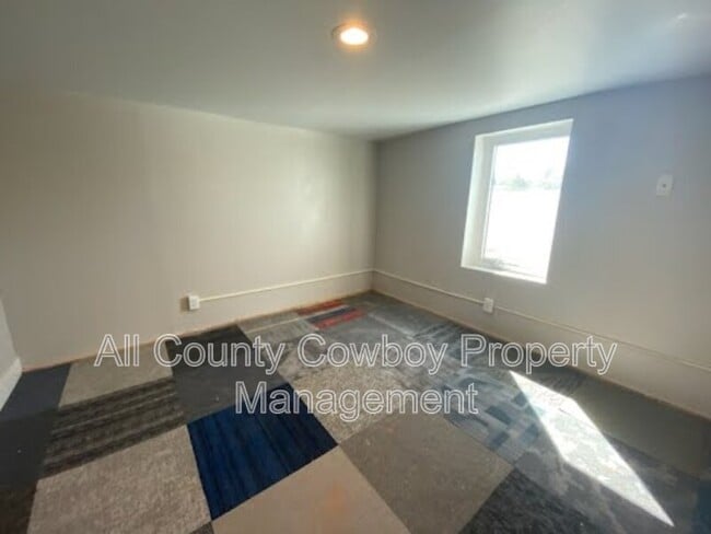Building Photo - 950 N 11th St