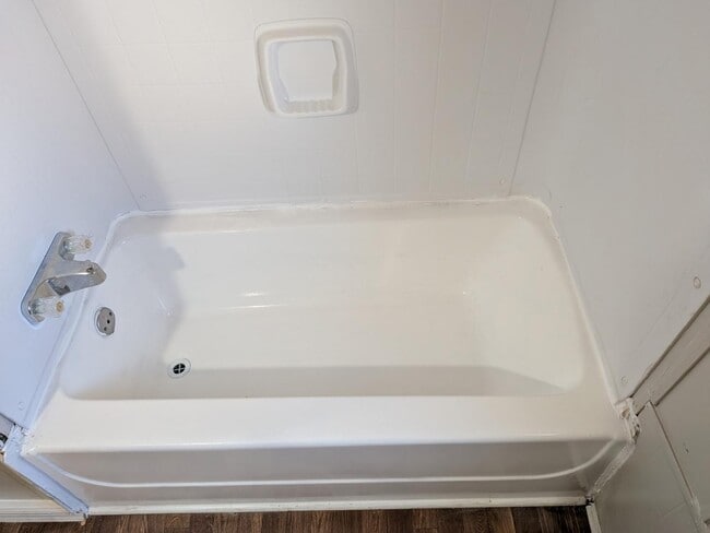 Building Photo - 2400 Oaklawn Blvd