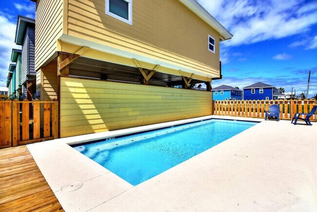 Building Photo - 1924 Eleventh Street-SI ID1023215P