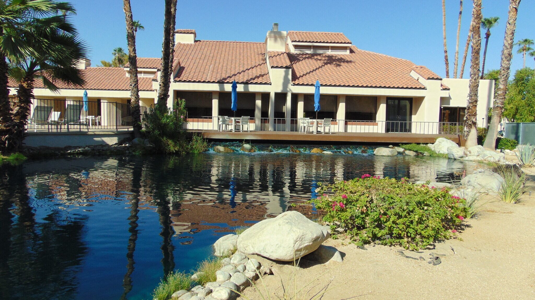 Building Photo - 35200 Cathedral Canyon Dr