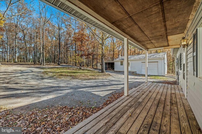 Building Photo - 438 Gloyd Ln