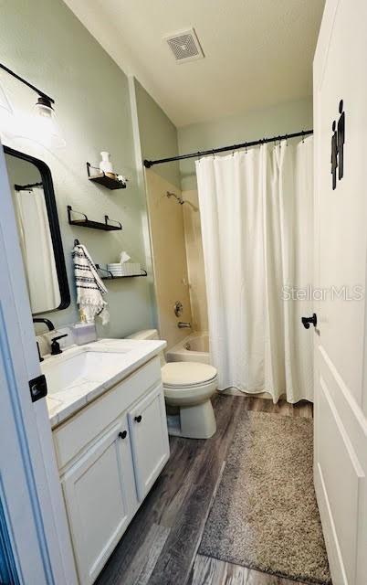 Building Photo - 5225 Villagebrook Dr