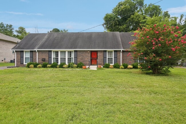 Building Photo - 8024 Regency Dr