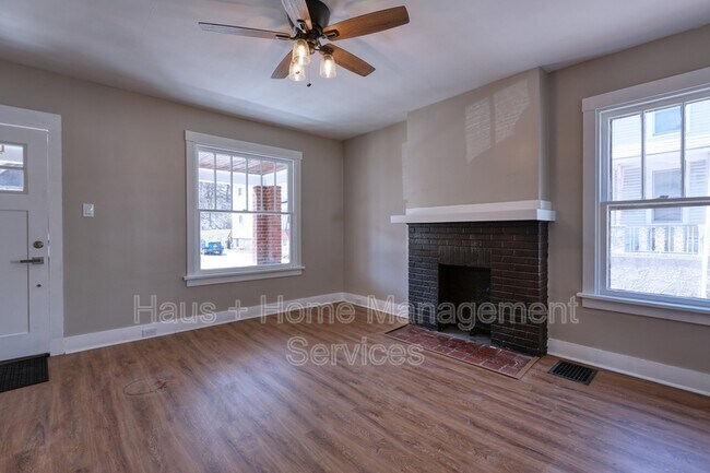 Building Photo - 68 Dewey St