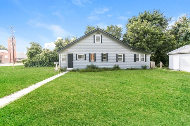 Building Photo - 3706 Elm St