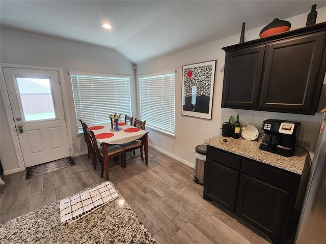 Building Photo - 9240 Castorian Dr