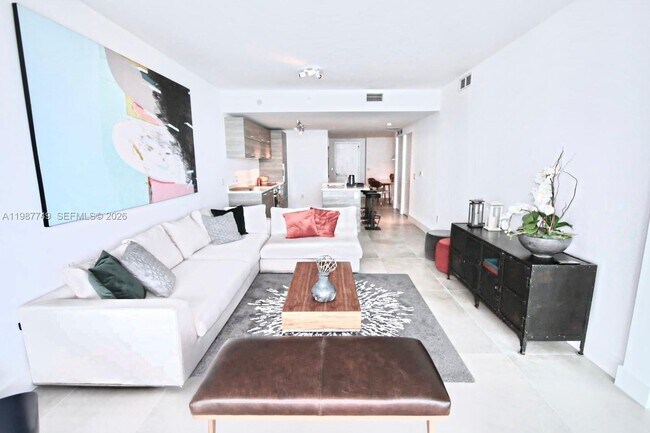 Building Photo - 650 NE 32nd St