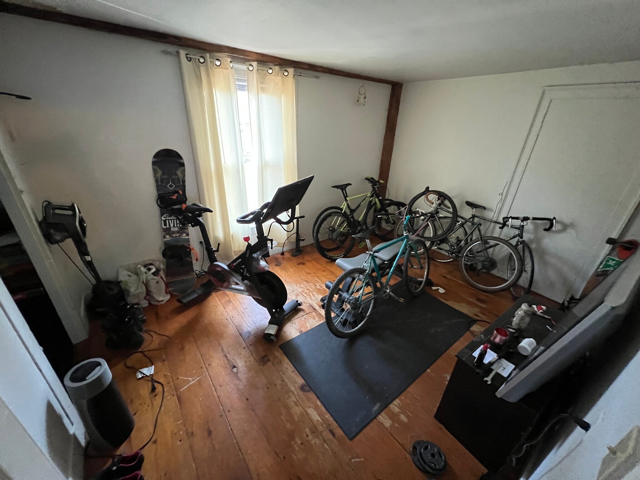 Building Photo - 192 Pine St