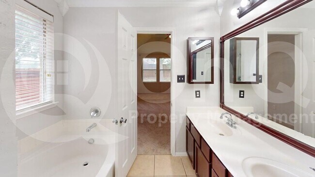 Building Photo - 2208 Lanshire Dr