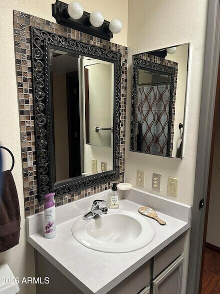 Building Photo - 1172 W Mountain View