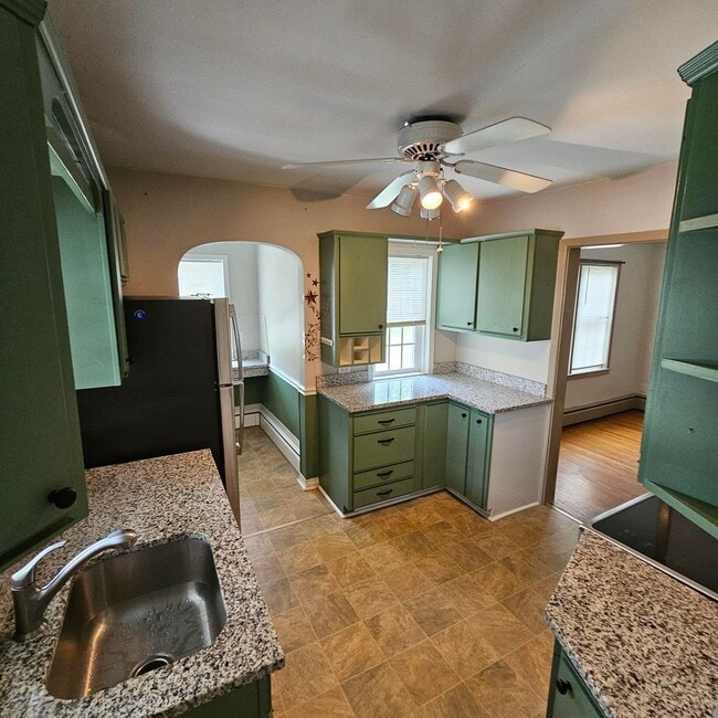 Building Photo - COMING SOON!!  Gorgeous 4 Bedroom Home in ...