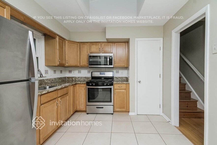 Building Photo - 3643 Greenwood St