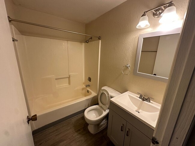 Building Photo - 750 Plumas St