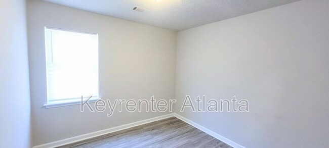 Building Photo - 41 Meldon Ave SE
