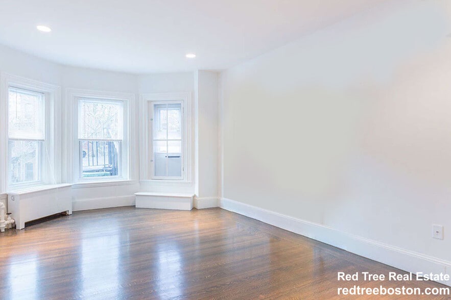 Primary Photo - 11 Peterborough St