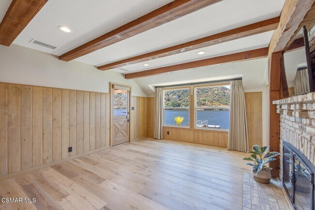 Building Photo - 800 Lake Sherwood Dr