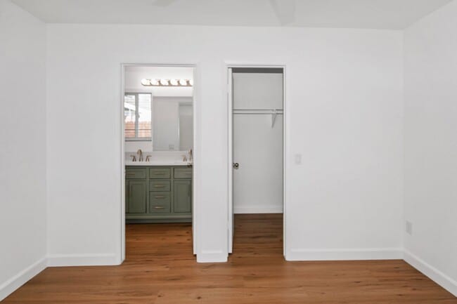 Building Photo - 3/2 Remodeled Home with Large Fenced Yard