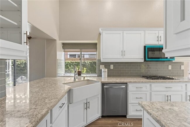 Building Photo - 6430 Regents Ct