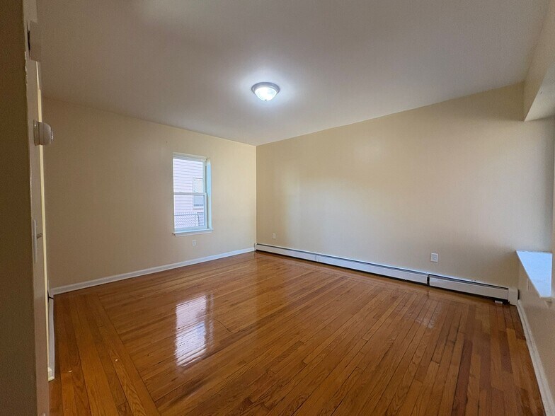 Building Photo - 310 Edgewood Ave