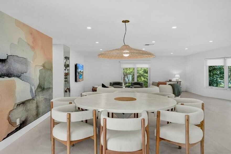 Building Photo - 5581 NE 31st Ave