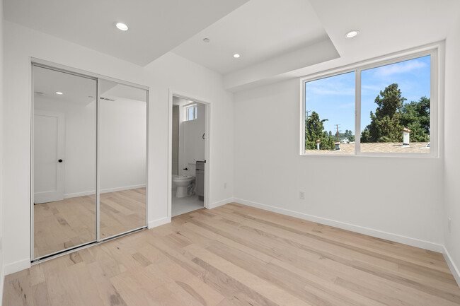 Building Photo - 3564- 3566 Eagle Rock Blvd Los Angeles, CA...