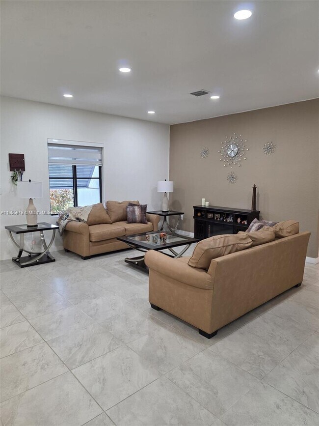 Building Photo - 10965 SW 169th Terrace