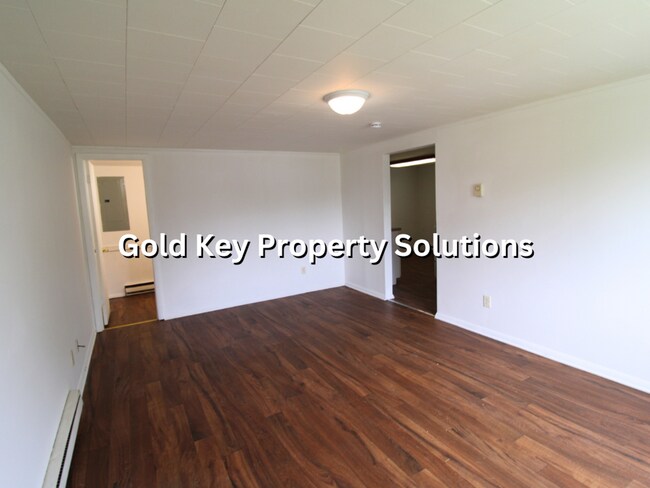Building Photo - 2122 S Hoyt Ave