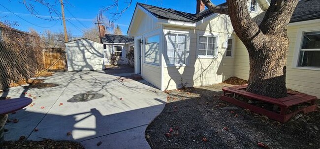 Building Photo - 3 Bedroom 1.5 Bath Old Southwest Reno Home...