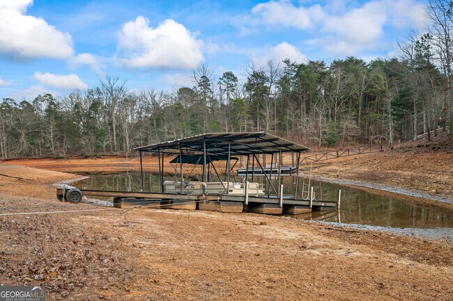 Building Photo - 290 Beaver Lodge Rd