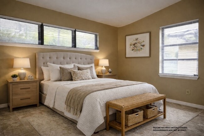 Building Photo - Beautiful 3bd 2bth Home with patio and large back yard available now! Great Location! Landscaping...