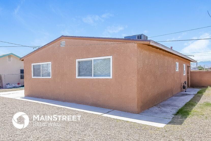 Building Photo - 2308 Revere St