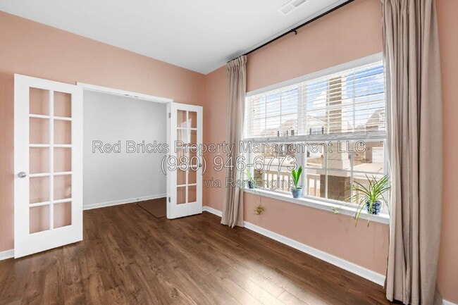 Building Photo - 10820 Tuff Ln