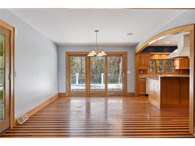 Building Photo - 5207 Doncaster Way