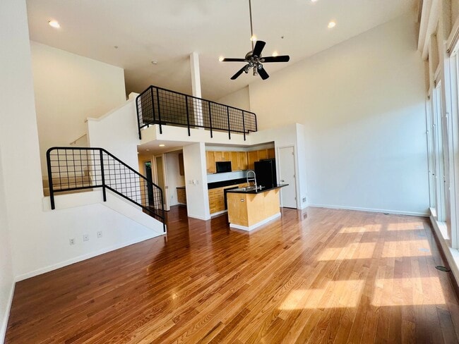 Building Photo - Belltown Loft Condo