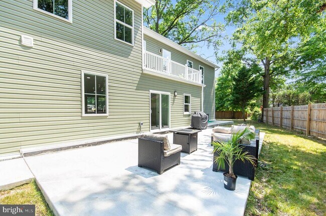 Building Photo - 8830 Badger Dr