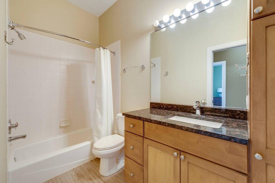 Building Photo - 1942 S Routt Ct