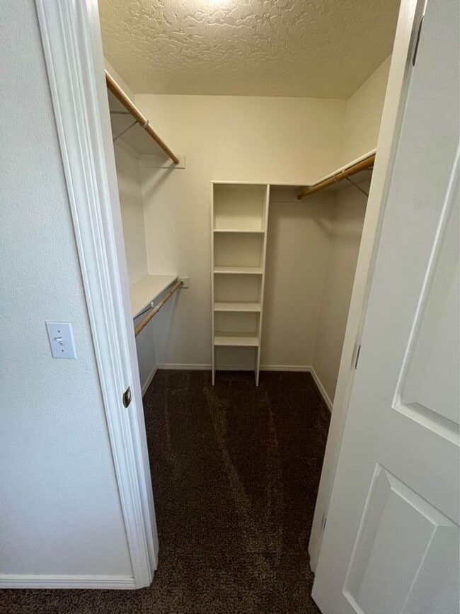 Building Photo - 2312 Sunnybrook Dr