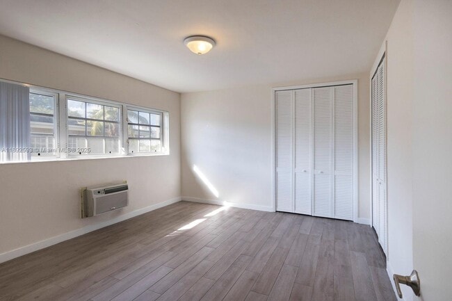 Building Photo - 6511 Santona St