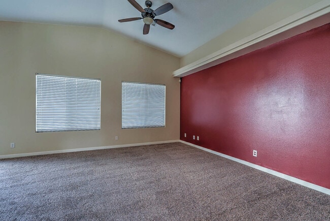 Building Photo - Beautiful Home in Green Valley
